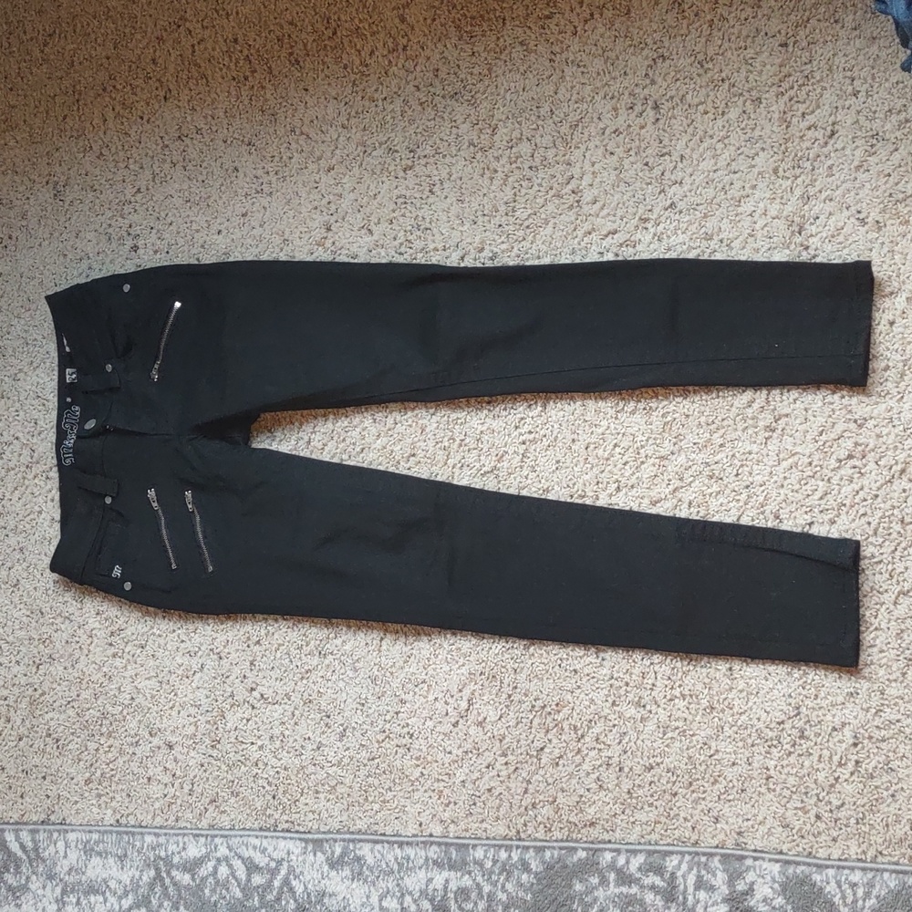 Miss Me Skinny Jeans. Size 25